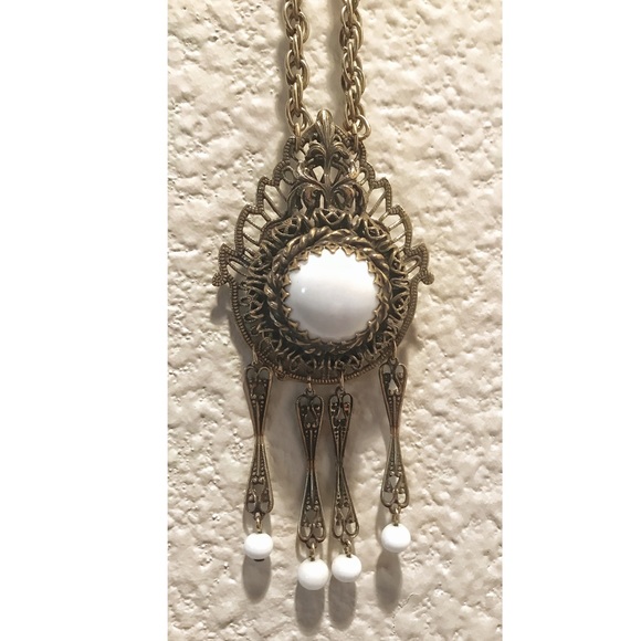 Vintage Jewelry - Vintage Tassel Necklace